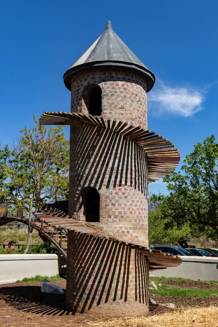 南非，suider paarl，fairview wine and cheese，天空，建筑，树木，建筑结构，工厂