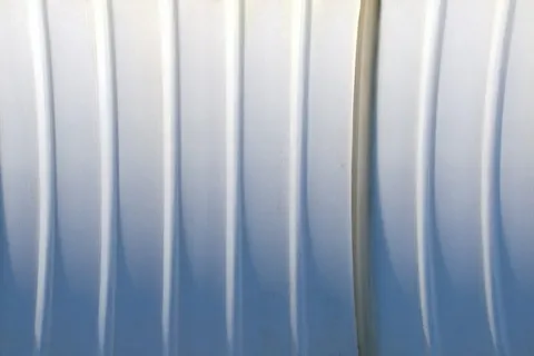 棕色木框玻璃门