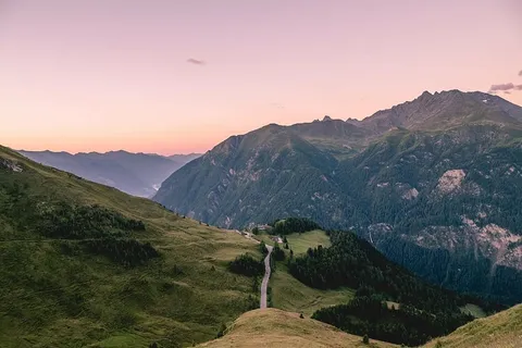 航空、摄影、绿化、山脉、照片、白天、高地、道路 航空、摄影、绿化、山脉、照片、白天、高地、道路