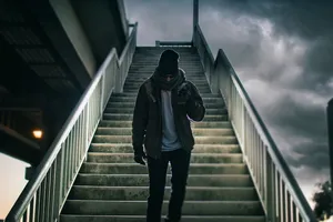 人，站立，中间，楼梯，步行，混凝土，楼梯，多云