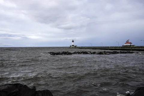 明尼苏达州德卢斯苏必利尔湖灯塔 明尼苏达州德卢斯苏必利尔湖灯塔
