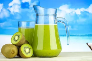 投手附近的猕猴桃特写照片