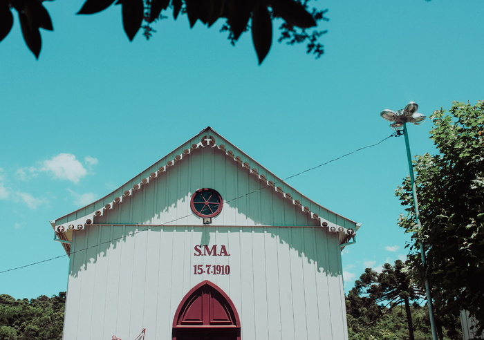 白色、木质、大教堂、环绕、树木、建筑、建筑、木质