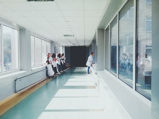 人们，站着，走廊，白人，医生，医院，健康，护士