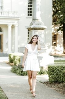 快乐地生活在当下。2.