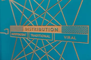 蓝色背景上的设计师工作流程图