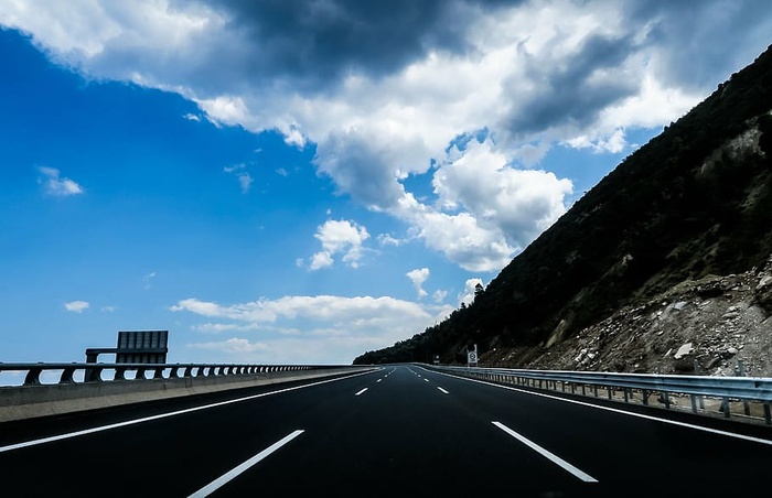 空的，公路，身体，水，山，高地，云，蓝色