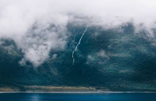 湖泊、水、自然、树木、森林、山脉、植物、瀑布