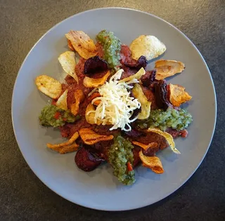 鞑靼，根类蔬菜，罗德弗鲁特薯片，辣根，磨碎的辣根，调味品，黄瓜调味品，牛肉