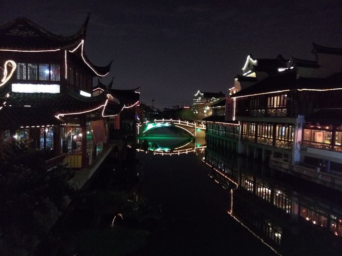 桥梁、流水、水、夜间、夜景、夜间、照明、反射、建筑外部