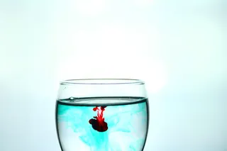 水、墨水、水滴、蓝色、玻璃、蓝色、玻璃、玻璃酒、环境