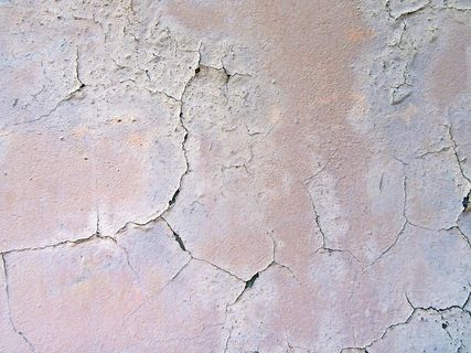 表面有裂纹的墙体 表面有裂纹的墙体