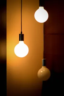 打开吊灯,灯泡,灯泡,灯泡,想法,能源,玻璃 打开吊灯,灯泡,灯泡,灯泡,想法,能源,玻璃