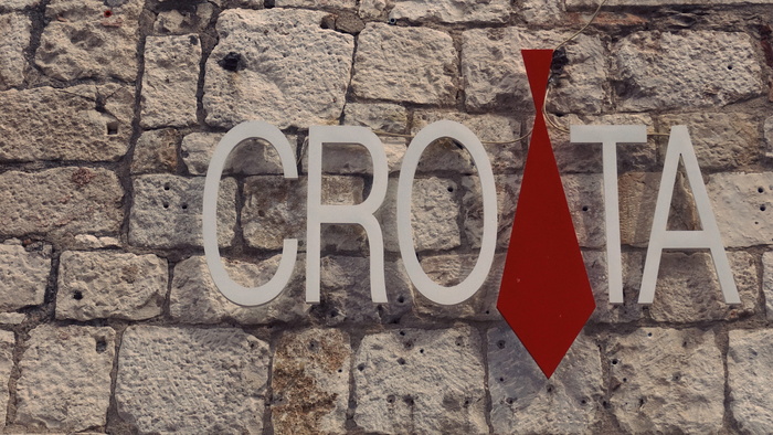 克罗地亚，霓虹灯，纳斯托加卡，商店，衣服，领带，文字，墙壁建筑特征