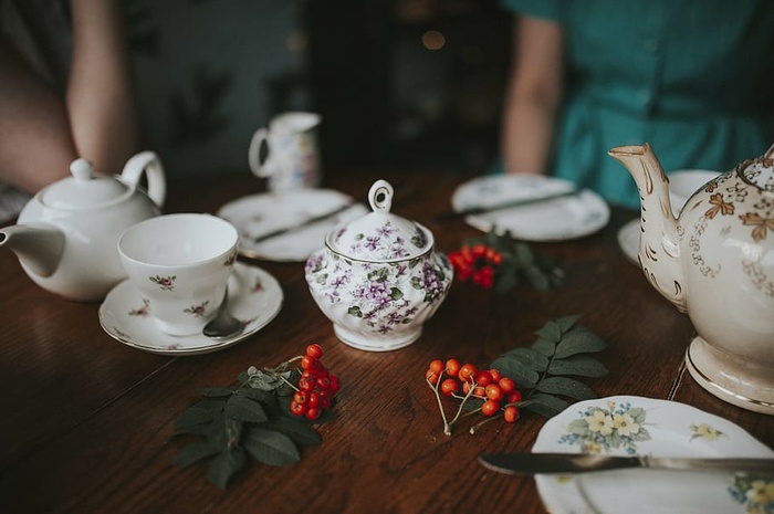 陶瓷，杯子，饮料，餐具，桌子，餐具，茶，茶壶