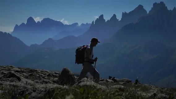 山地、徒步旅行、全景、户外、攀登、景观、岩石、天空