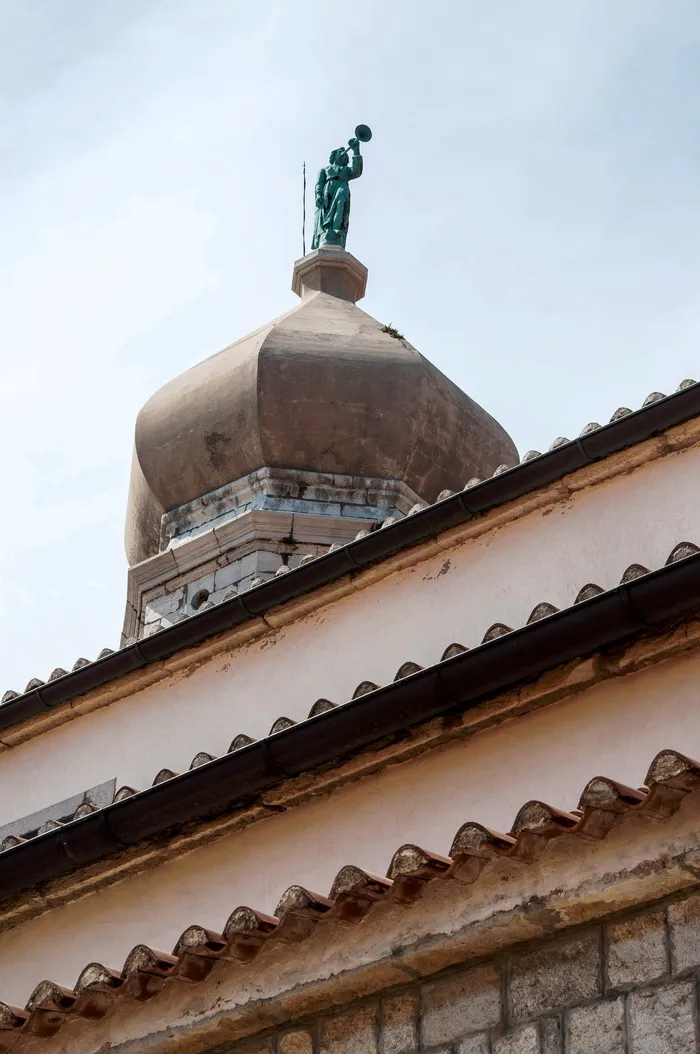 博尔戈，克罗地亚，伊斯特里亚，八月，特别是，低角度视图，建筑，天空