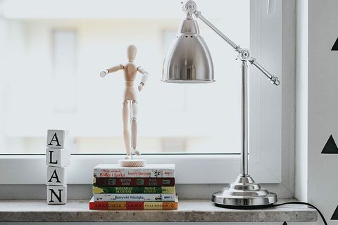 各种木制人体模型的姿势