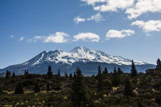 沙斯塔山，加利福尼亚州，加利福尼亚州，北部，沙斯塔山，加利福尼亚州，北部，山，景观，雪