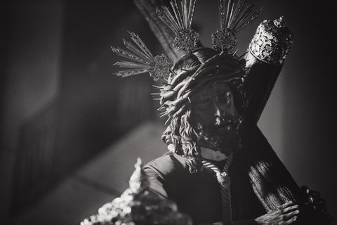 耶稣基督的灰度照片