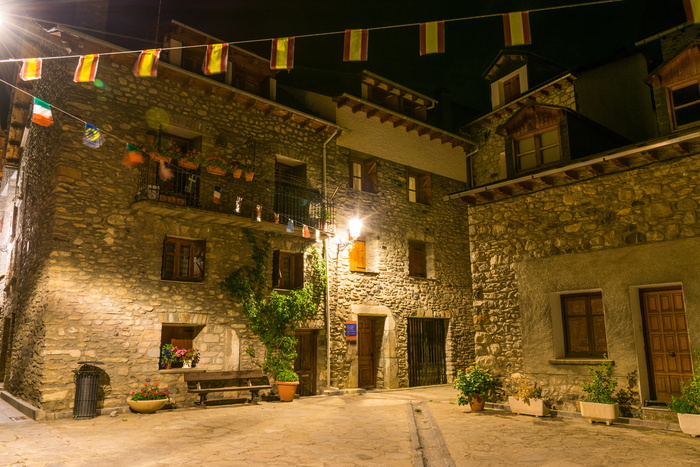 废弃，小巷，建筑，banderitas，建筑，建筑物，旗帜，城市