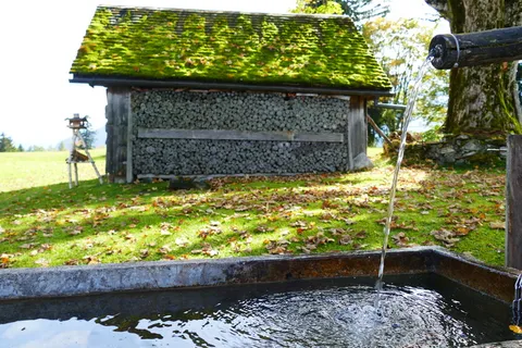喷泉、木材、存货、小屋、天平、小木屋、水、饮料 喷泉、木材、存货、小屋、天平、小木屋、水、饮料