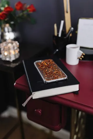 内政部的粉红色办公桌