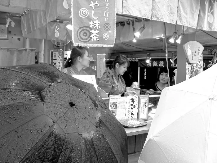 雨棚、雨伞、人、人、市场、亭子、帐篷、建筑