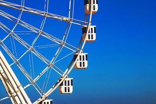 米色摩天轮