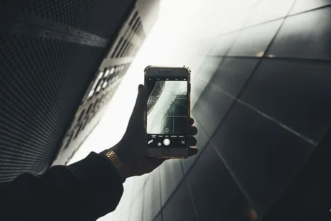 手、相机、iphone、智能手机、苹果设备、模糊、捕捉、显示 手、相机、iphone、智能手机、苹果设备、模糊、捕捉、显示