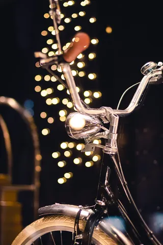 散景摄影中的黑色自行车