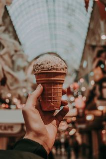 巧克力冰淇淋，奶油，食品，奶油，甜点，糖果，糖果，人