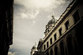 天空、云、建筑、石头、墙、拱门、窗户、建筑外部