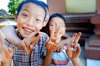 三个男生集体自拍