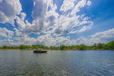 柏林，科佩尼克，狂欢，河流，河岸，云，天空，靴子