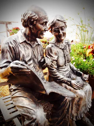 人物、雕塑、聚会、情侣、铜像、雕像、两个人、老年人