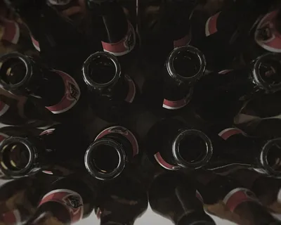 玻璃,瓶子,瓶子,玻璃,啤酒,啤酒,酒精,室内 玻璃,瓶子,瓶子,玻璃,啤酒,啤酒,酒精,室内
