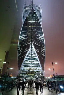 人，人，城市，建筑物，建筑，塔，尖塔，尖塔