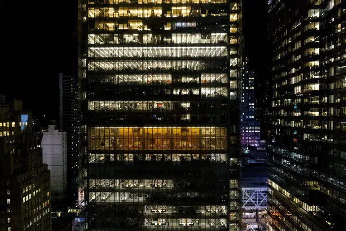 城市建筑物夜间航空摄影