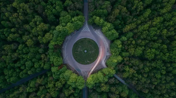 空中,摄影,环行道路,环绕,树木,白天,绿色,植物 空中,摄影,环行道路,环绕,树木,白天,绿色,植物