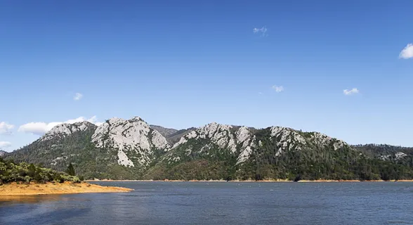 美国,沙斯塔湖,湖,山,晴空,云,水,山 美国,沙斯塔湖,湖,山,晴空,云,水,山