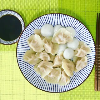 饺子、食品、盘子、陶器、美食、食品和饮料、新鲜度、桌布