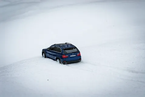 汽车,交通,汽车,汽车,自然,户外,雪,跑车 汽车,交通,汽车,汽车,自然,户外,雪,跑车