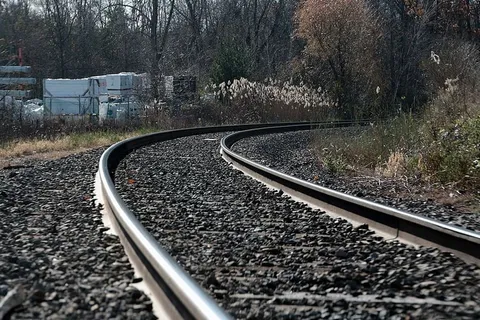 特拉华和哈德逊铁路轨道靠近纽约格伦维尔的交叉口，靠近莫霍克河。