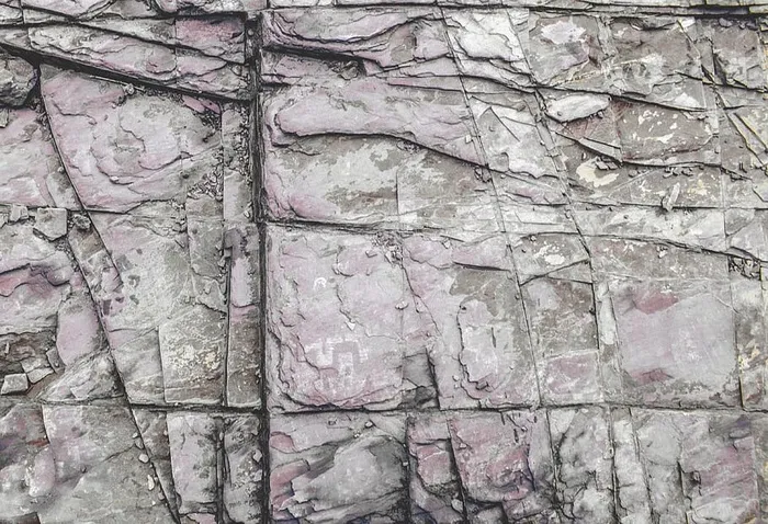 灰色混凝土地面