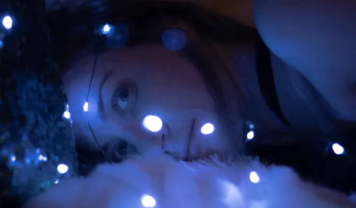 灯光, 光, 耀斑, 人, 人类, 蓝色色调, 女人, 蓝色