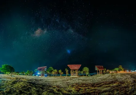 三、檐篷、树木、天空现象、自然、海滩、旅游、夜晚 三、檐篷、树木、天空现象、自然、海滩、旅游、夜晚