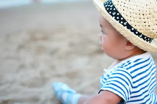 海滩、孩子、酒店、童趣、快乐、条纹、单人、帽子