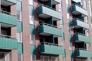 布朗和格林综合公寓