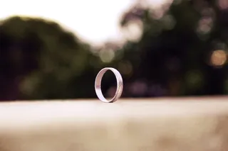 戒指，金属，圆形，明亮，聚焦前景，选择性聚焦，特写，白天